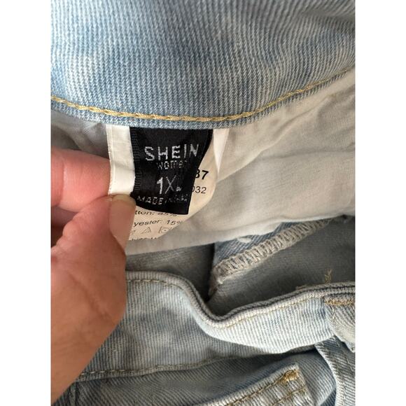 SHEIN Plus Size 1XL Distressed Ripped Light Wash Jeans - Picture 6 of 6